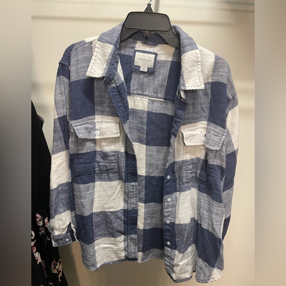 American Eagle women’s flannel